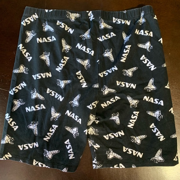 NASA & Space Shuttle Black & White Biker Shorts Size Medium - Picture 3 of 3